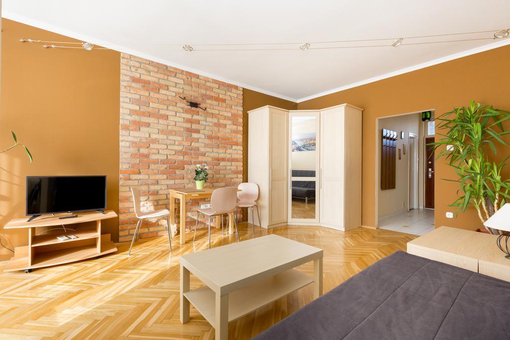 East Station Studios - Baross Home 1 & 2 Budapest Bagian luar foto